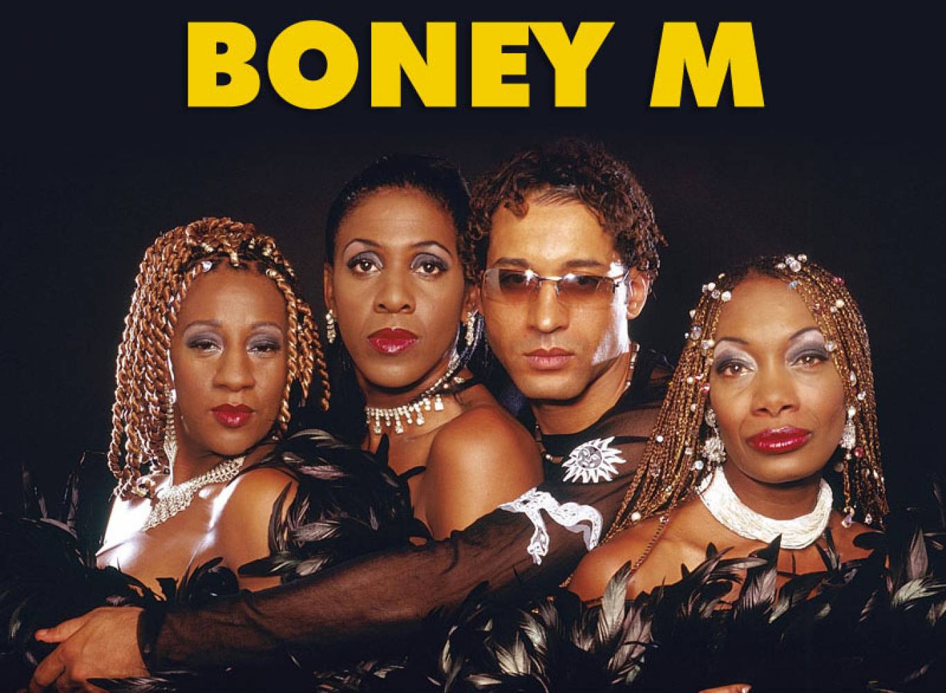 Музыка boney m. Группа Boney m. 80х. Лиз Митчелл Boney m. Лиз Митчелл Бони м в молодости. Группа Бони м 1976.