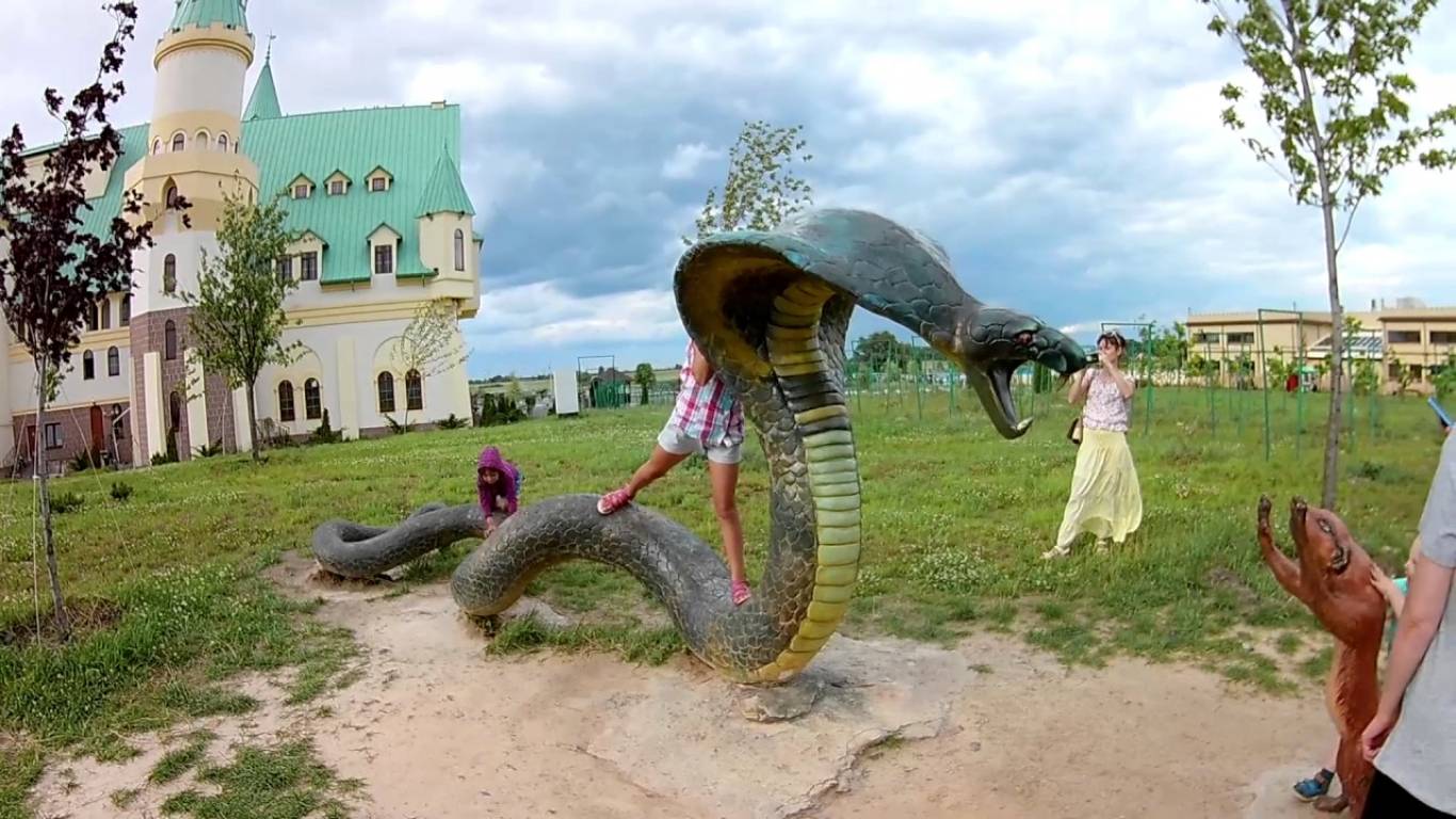 Зоопарк  «12 місяців»