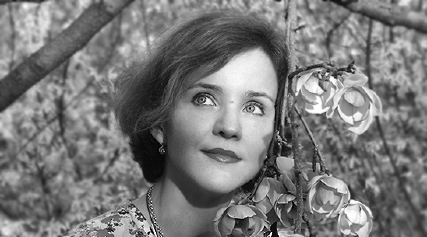 Ия Кива презентация сборника стихотворений «Подальше от рая»