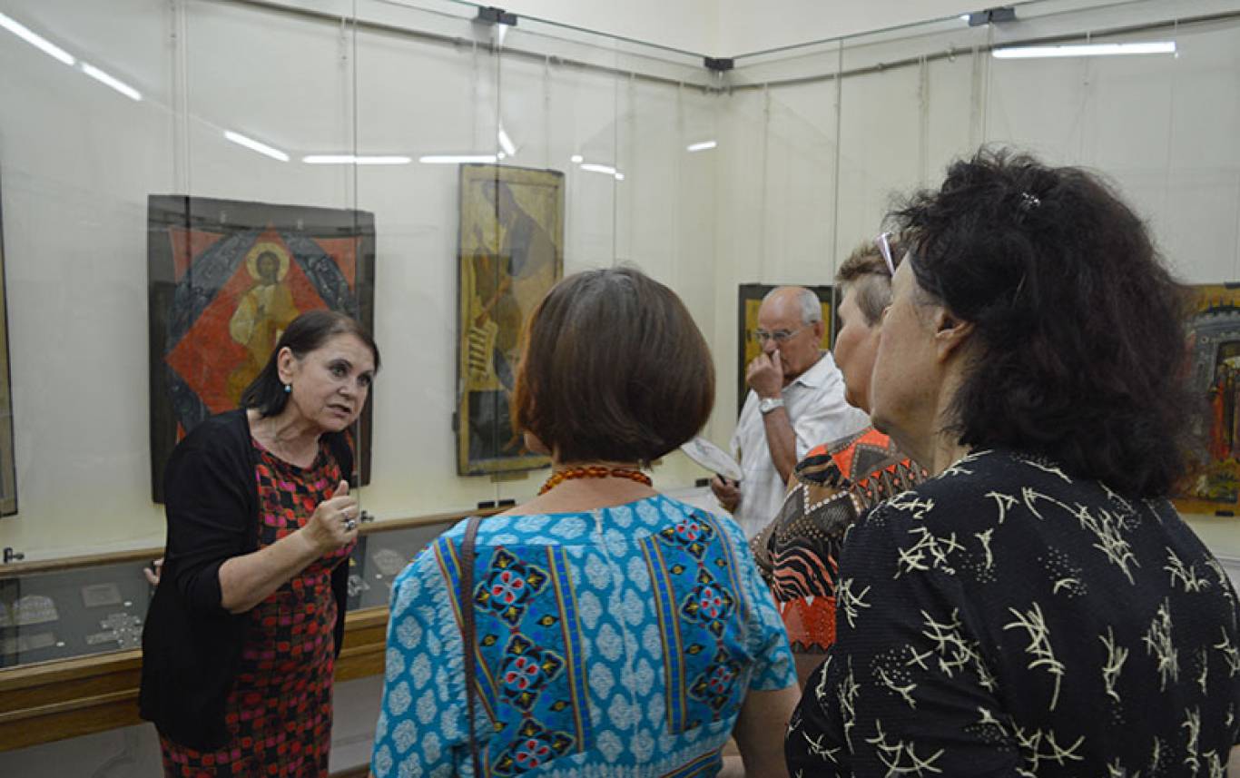 Экскурсия по иконному залу