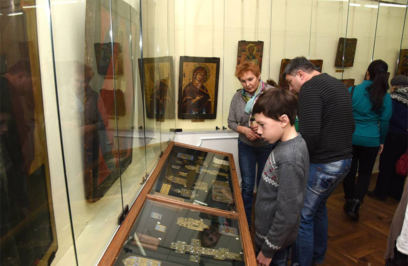 Экскурсия по иконному залу