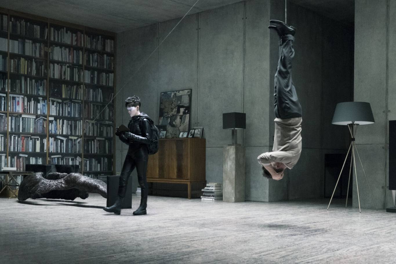 Триллер Девушка, которая застряла в паутине