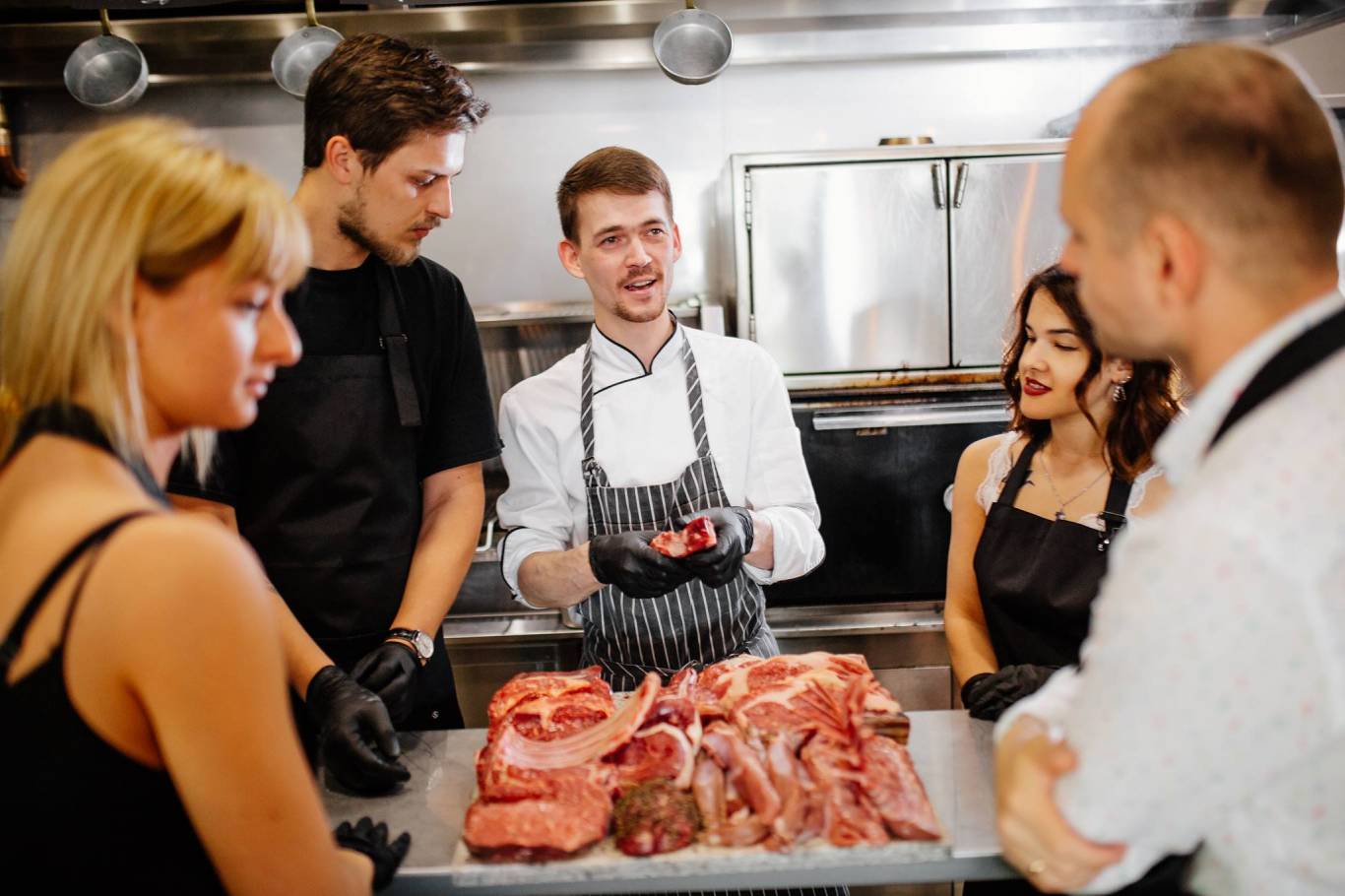 Using knives to slice off cunts preston comics. Мастер класс по приготовлению стейков. Мастер класс по приготовлению стейков. Гриль на мероприятие. Мастер класс по мясу.