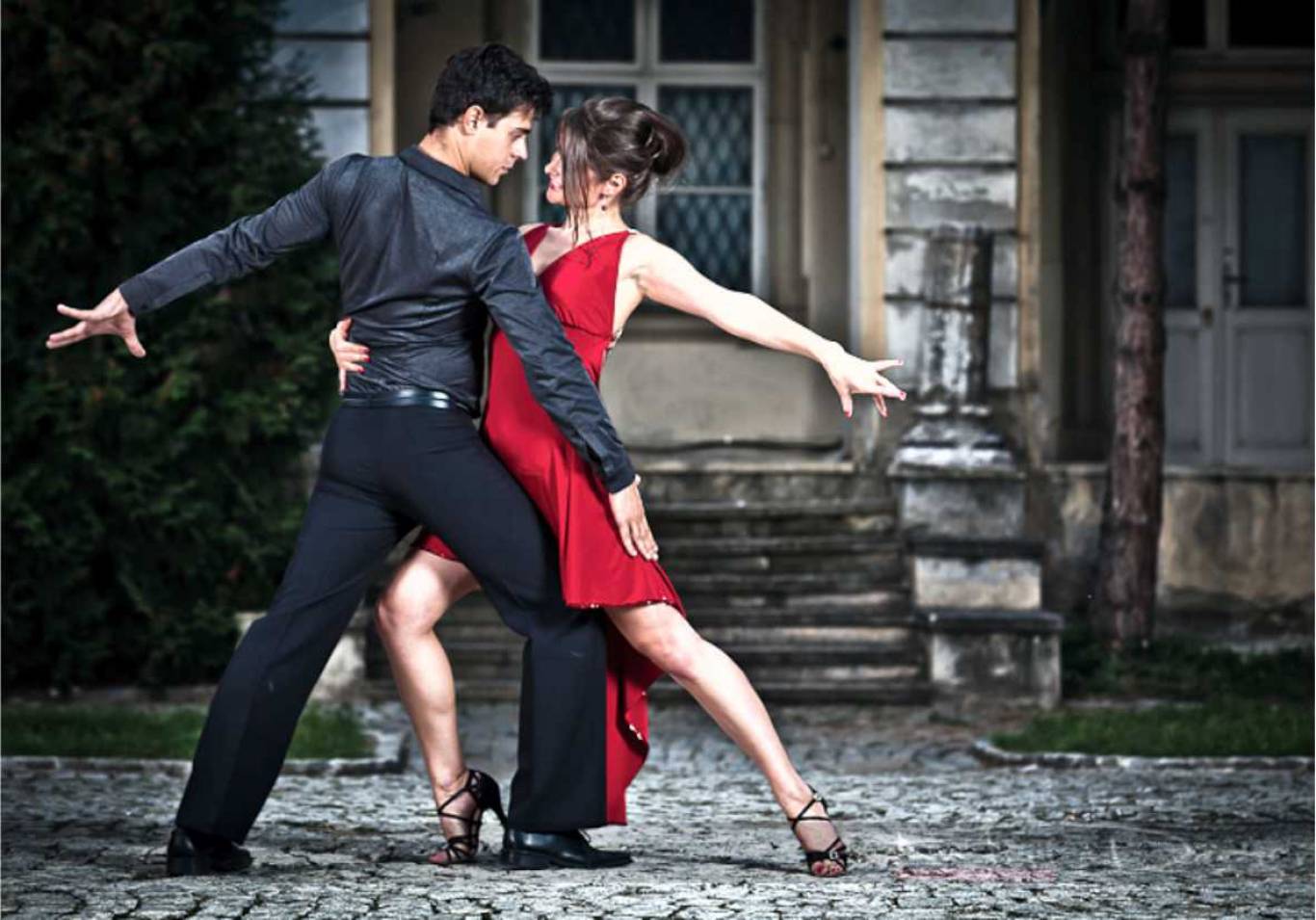 Парные танцы под музыку. Аргентинское танго. Аргентинский танцор танго. Танцы сальса танго. Танго Аргентинское кальгада.