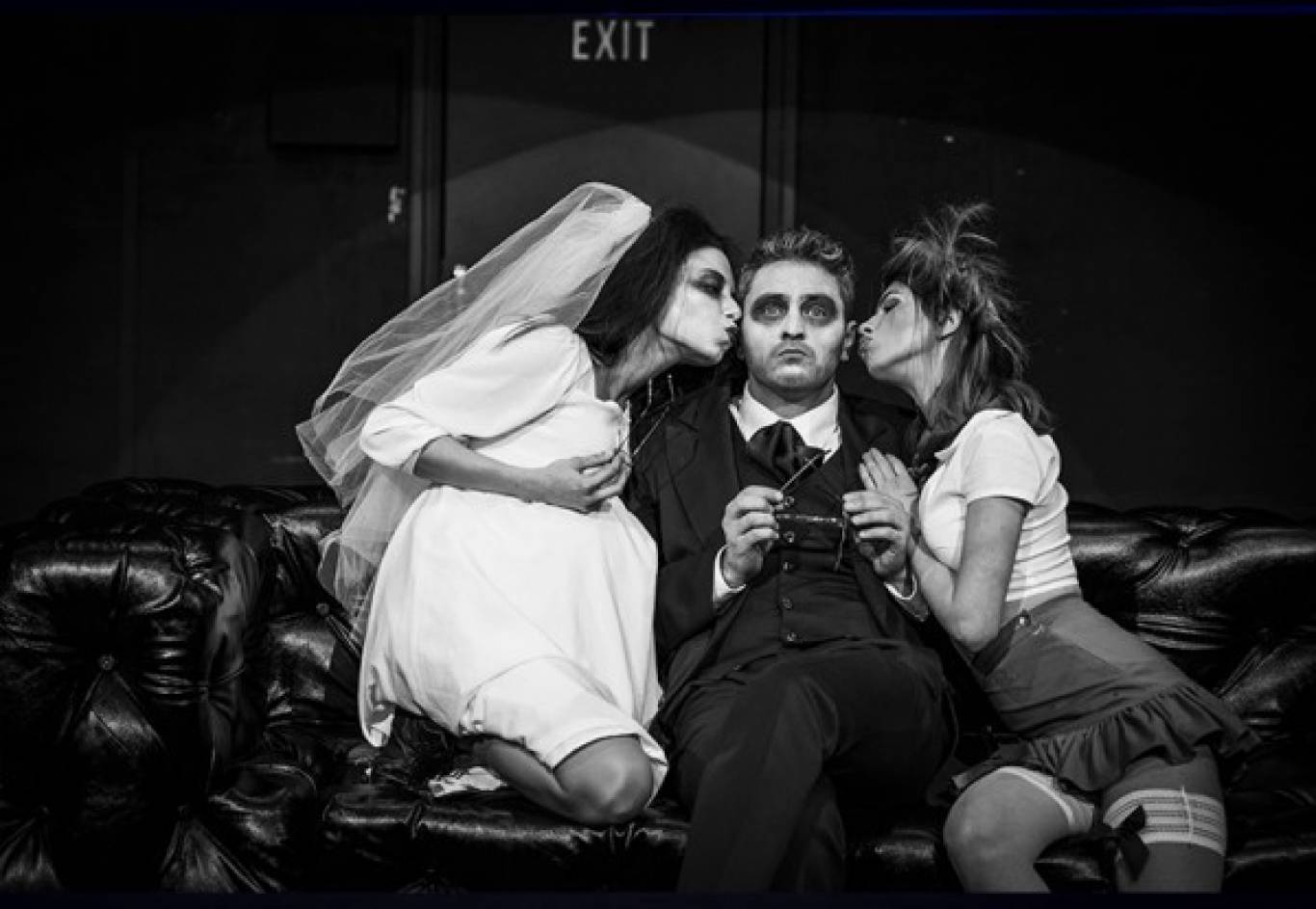 Спектакль «Девушка с мишкой или несовершеннолетняя»