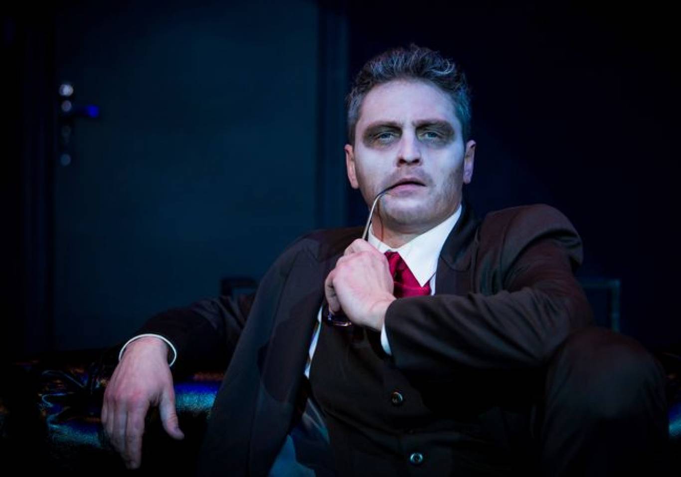 Спектакль «Девушка с мишкой или несовершеннолетняя»