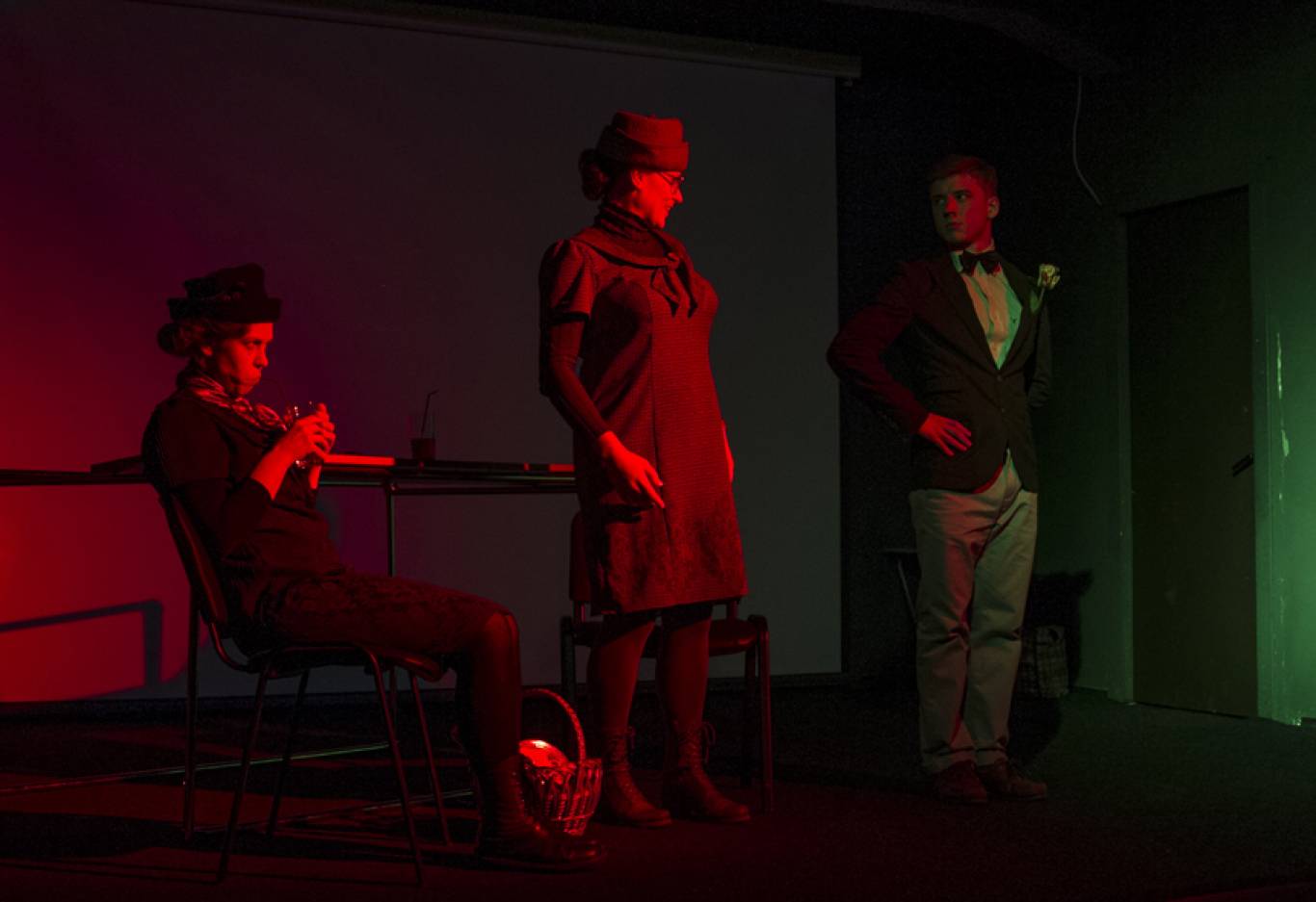 Спектакль «Две дамочки в сторону севера»