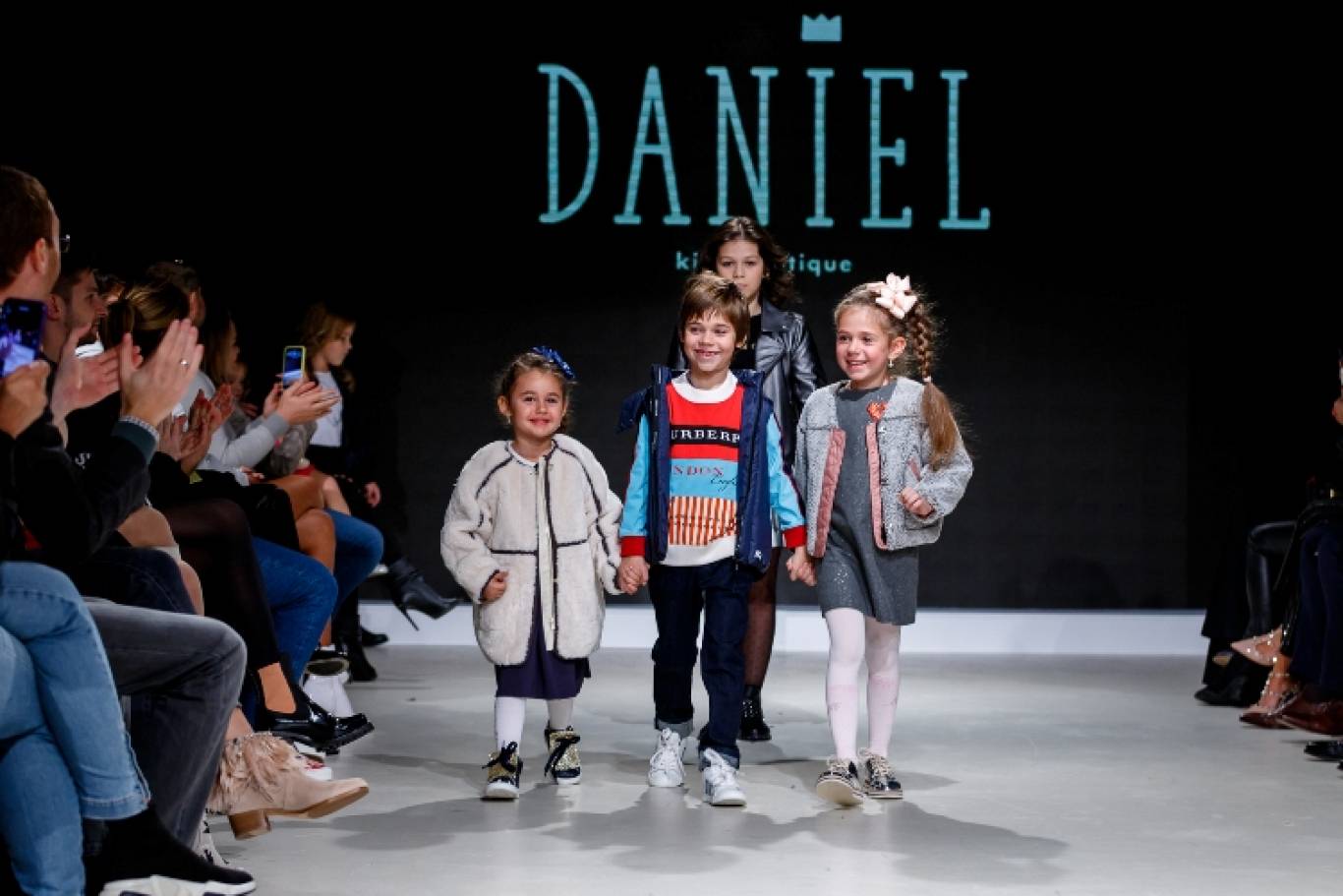 Sweater dress sims 4 cc. сарафаны для тоддлеров симс 4. мод джуниор. мод джуниор. симс 4 моды пижамы для девочек.