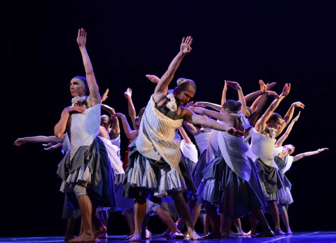 Одноактные балеты: «Женщины в ре-миноре» и «Вверх по реке»