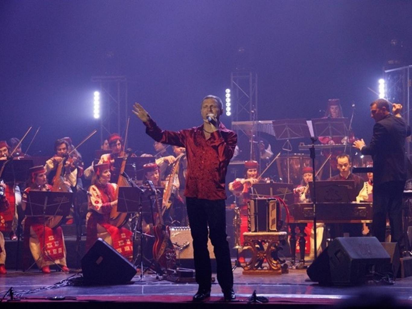 Олег Скрипка та оркестр НАОНІ у Хмельницькому. Розіграш квитків