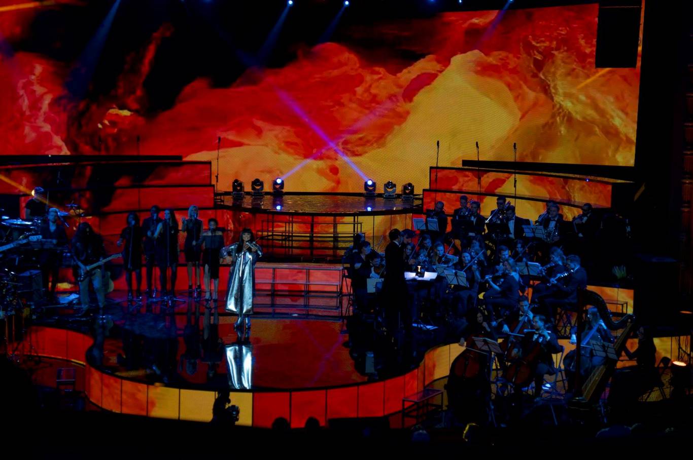 АССІЯ АХАТ з вражаючим шоу «Love is» 16 квітня у Вінниці!