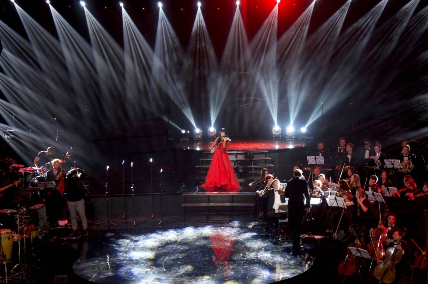 АССІЯ АХАТ з вражаючим шоу «Love is» 16 квітня у Вінниці!