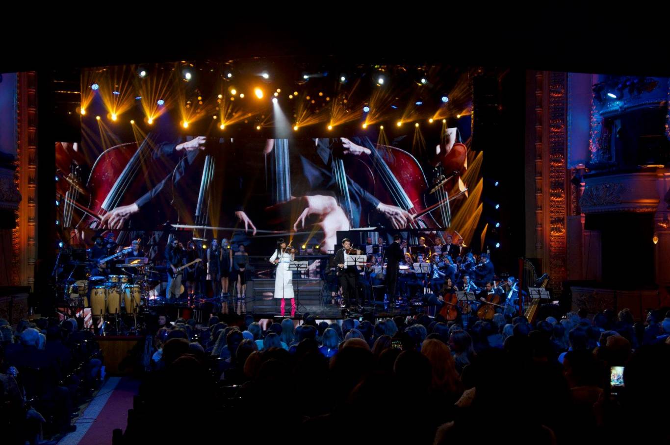 АССІЯ АХАТ з вражаючим шоу «Love is» 16 квітня у Вінниці!