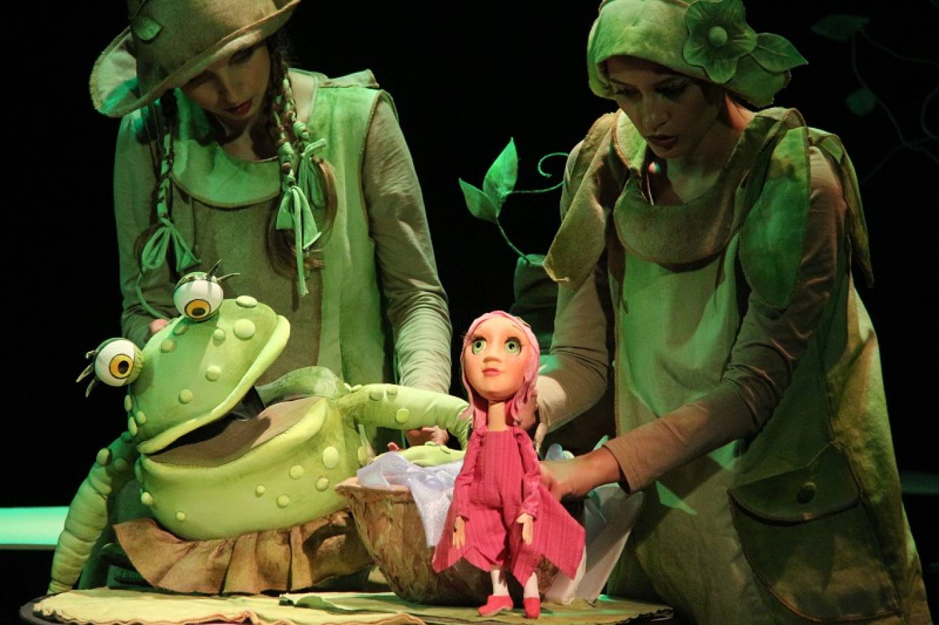 Спектакль «Дюймовочка»