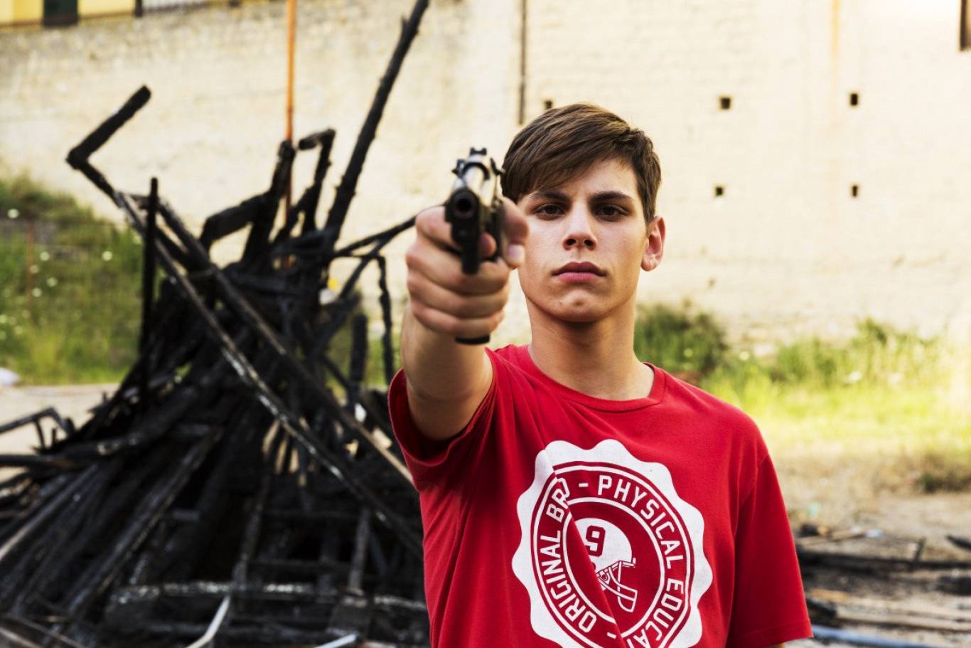 Драма Пираньи Неаполя