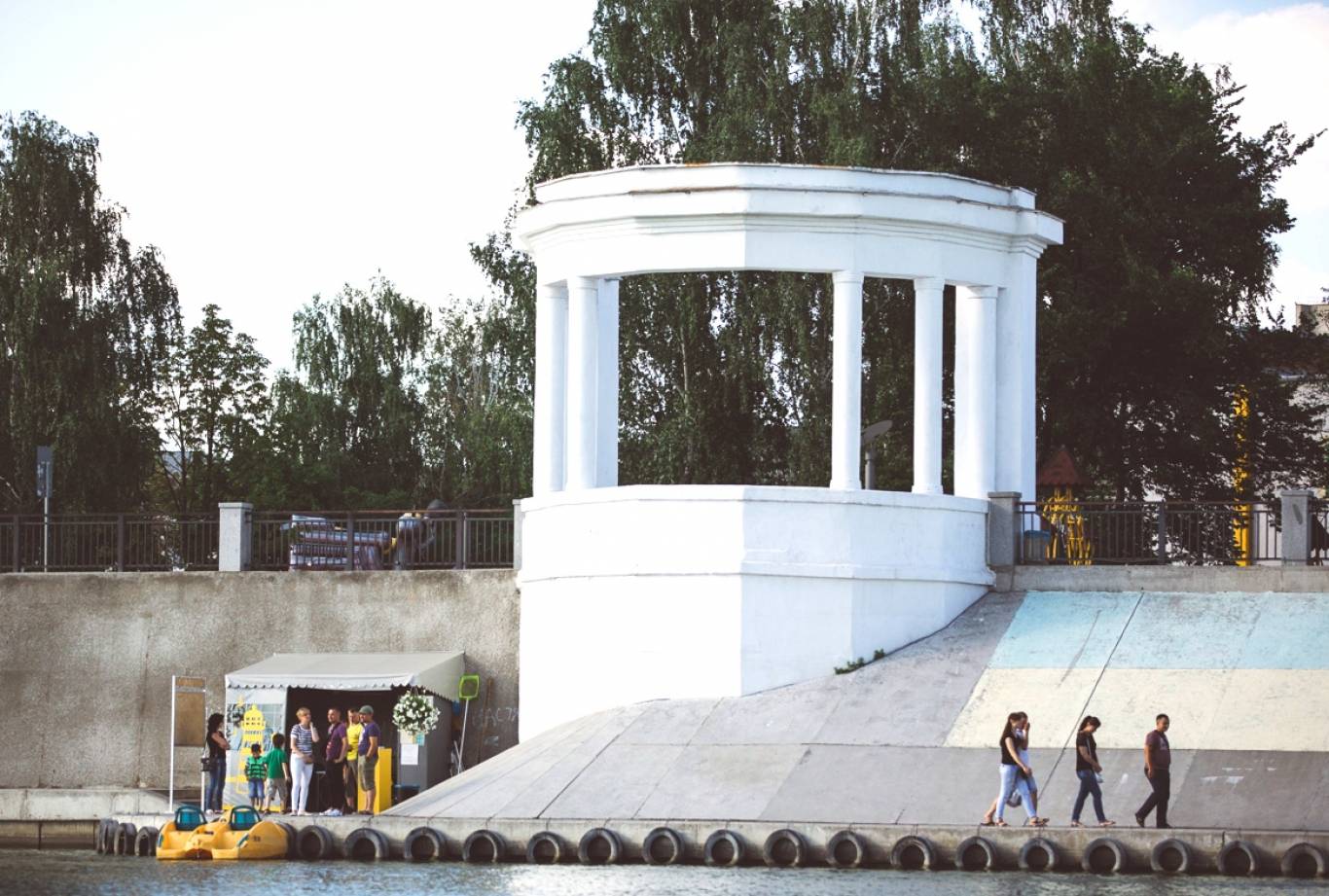 Відпочинок на воді: де кататись на човнах і катамаранах у Вінниці