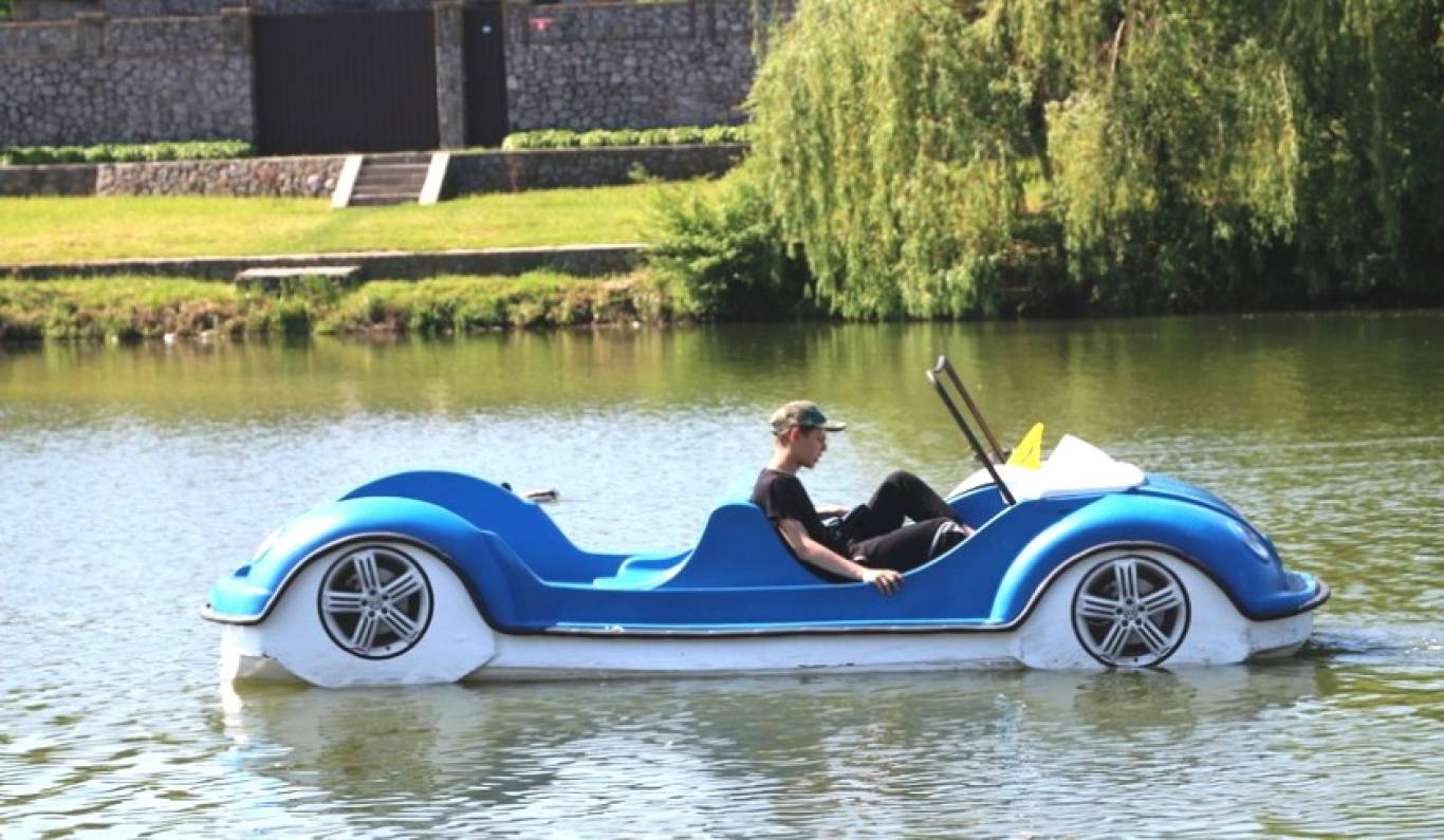 Відпочинок на воді: де кататись на човнах і катамаранах у Вінниці