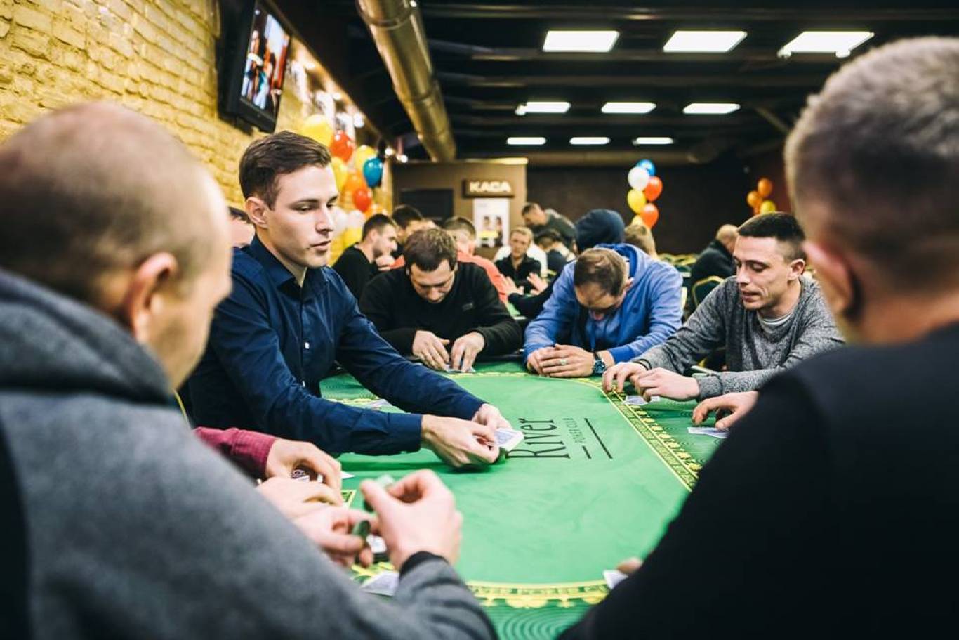 Відпочинок у клубі спортивного покеру - Full House Vinnytsia. Розклад турнірів