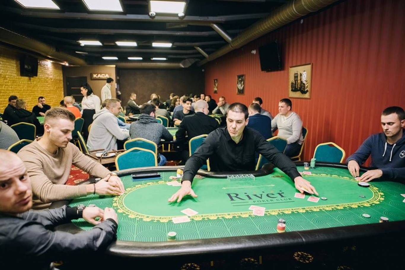 Відпочинок у клубі спортивного покеру - Full House Vinnytsia. Розклад турнірів