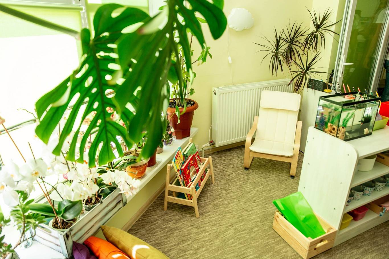 Жираф Монтессорі Скул