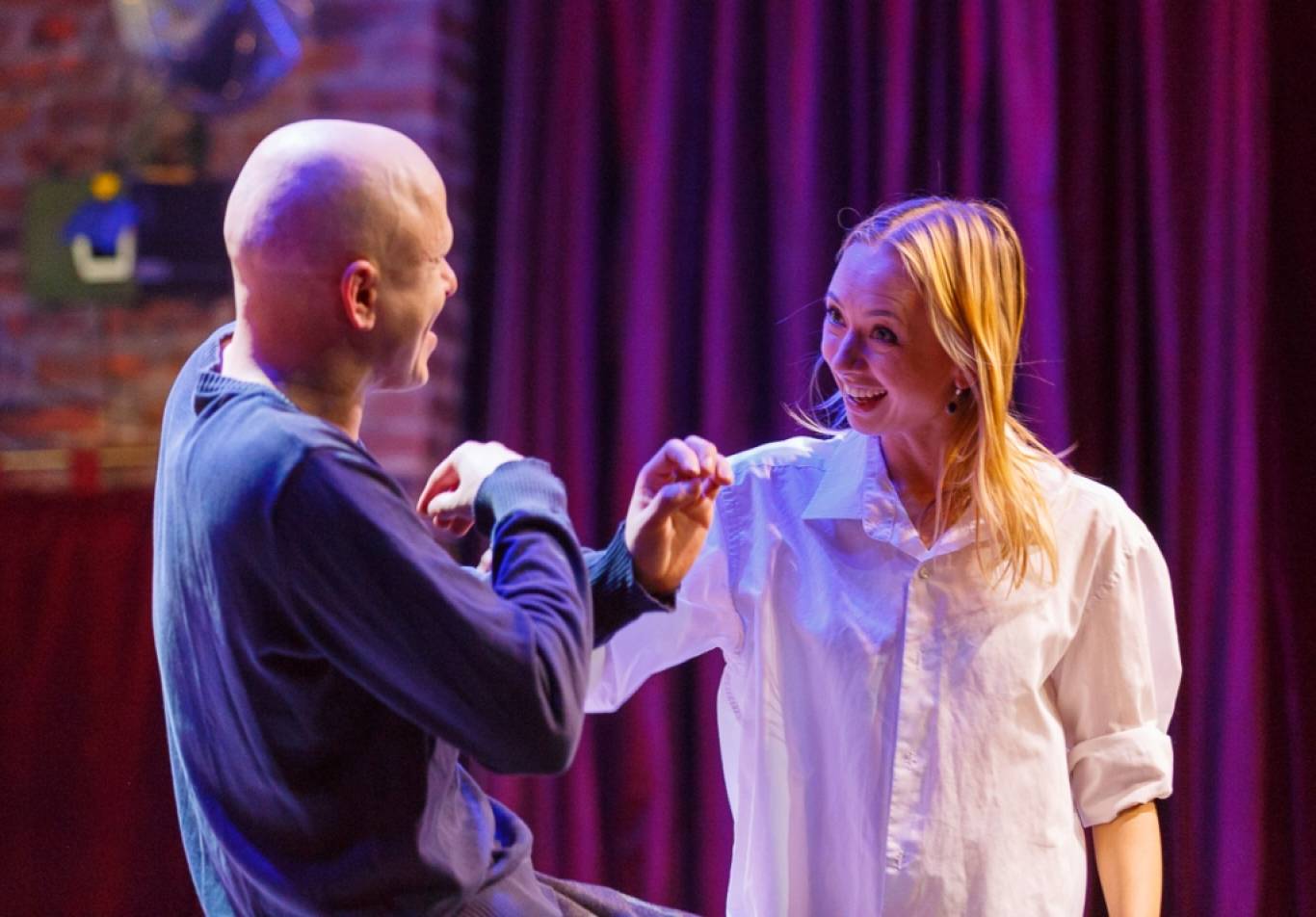 Черный квадрат «Раздевайся будем говорить»