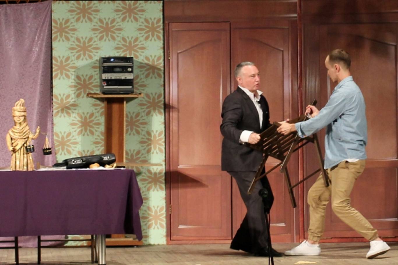 Спектакль «Секс по закону или Не забудьте расписаться»