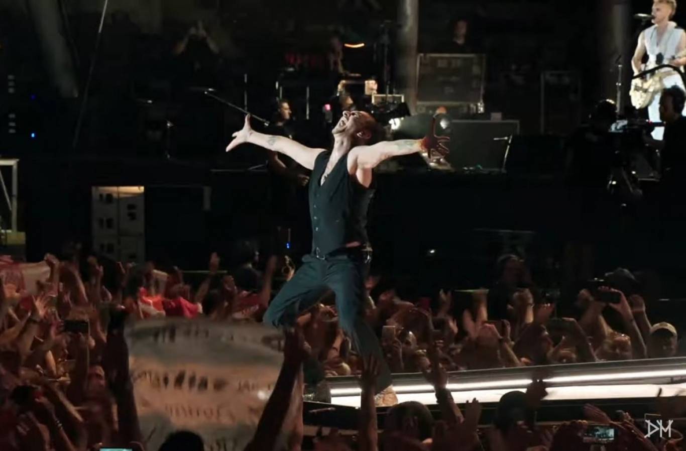 Фильм-концерт Depeche Mode: Spirits In The Forest