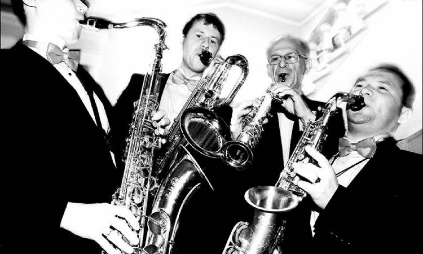 Владимир Маяковский и магический саксофон