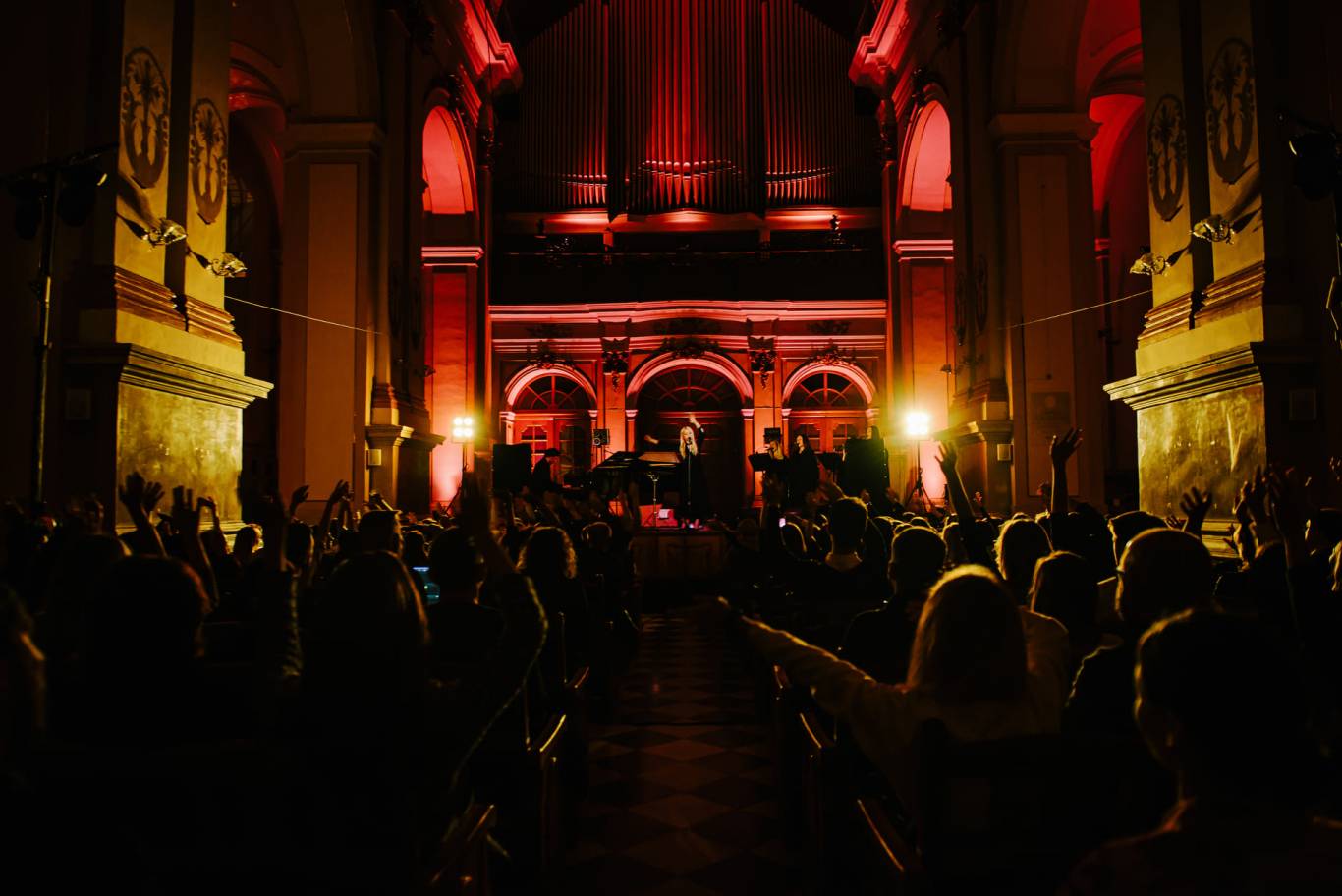 Vivienne Mort  з вокальним квартетом у Вінниці