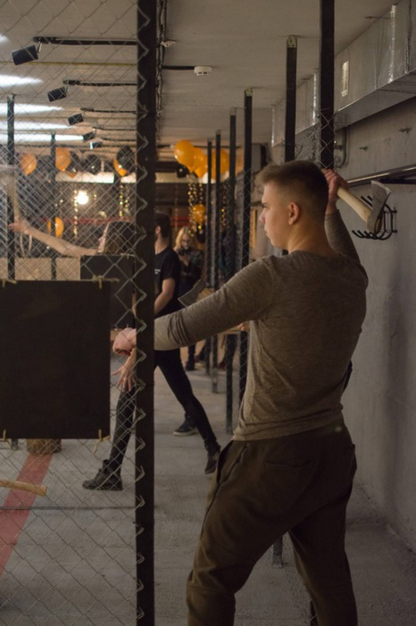 Драйвовий відпочинок у Woodcutter Club (Лісоруб - Клуб з метання сокири)