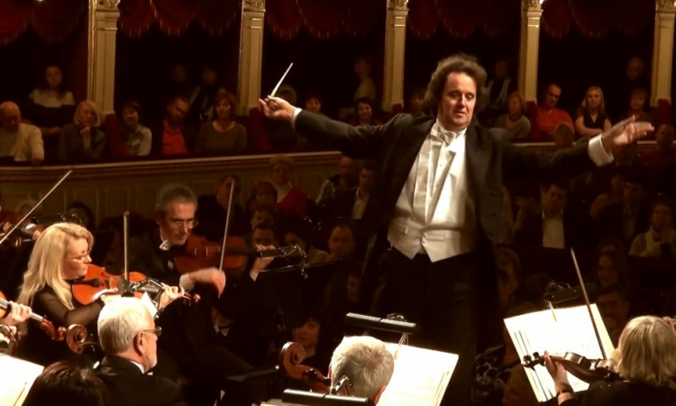 Концерт оркестра филармонии под управлением Хобарта Эрла «Вальсы, польки, марши» Иоганна Штрауса