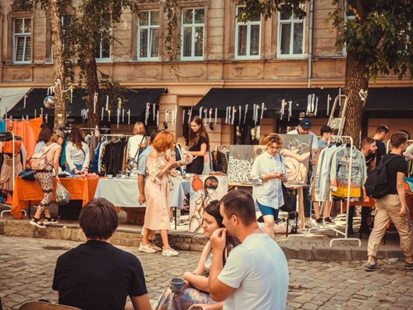 Sunday BazaarR - Благодійний маркет українських брендів