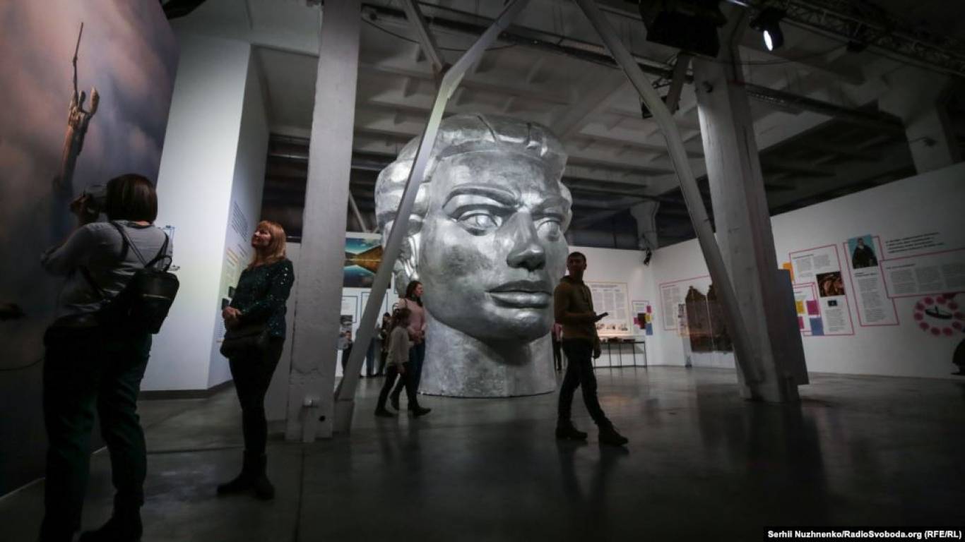 Інтерактивна виставка UKRAINE WOW у твоєму смартфоні