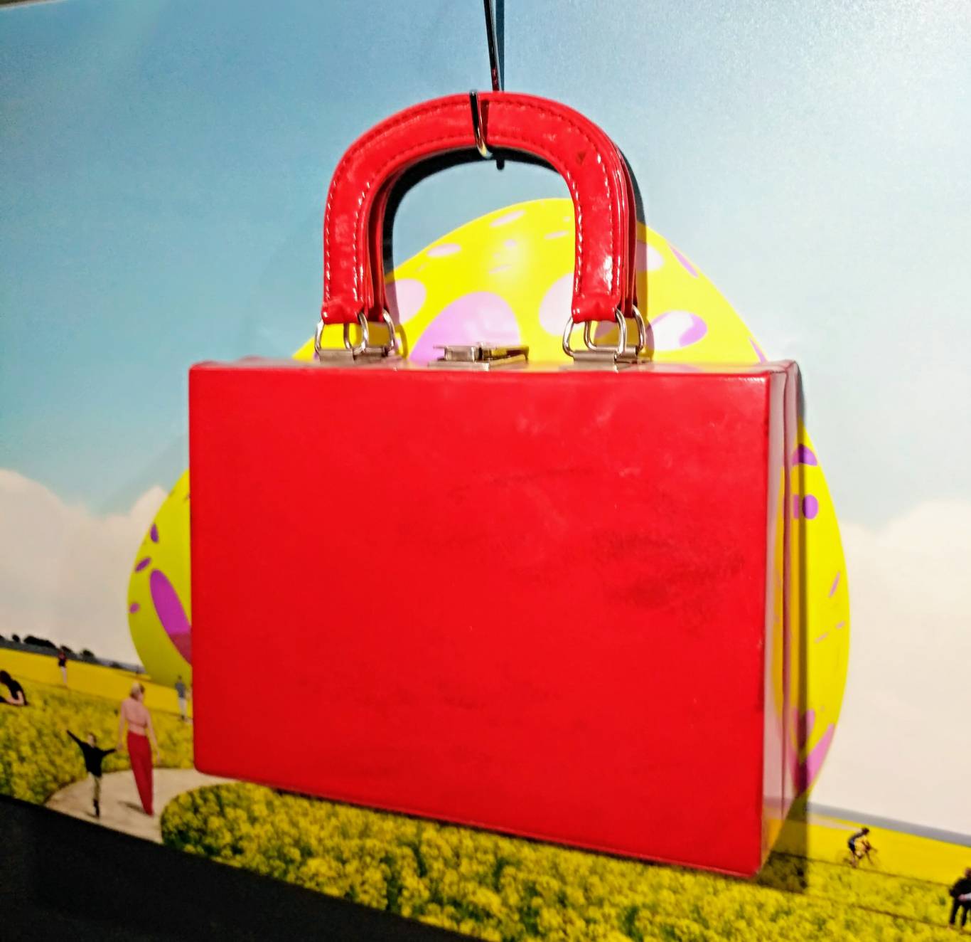 Consumerism минулого століття: від клатчей  до ридикулей - Виставка