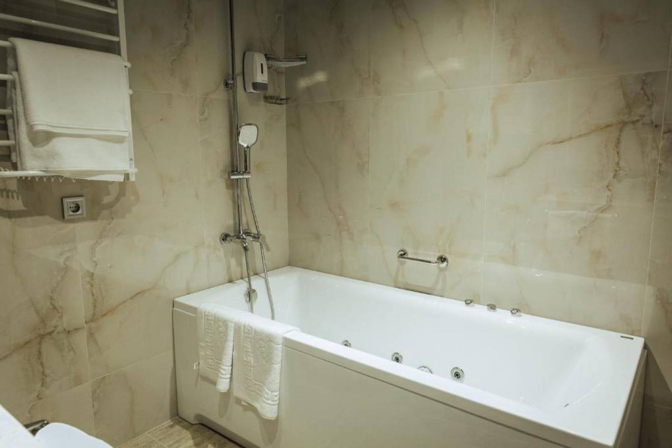 Резиденция «Alice Place» Новый комфортный отель в Одессе