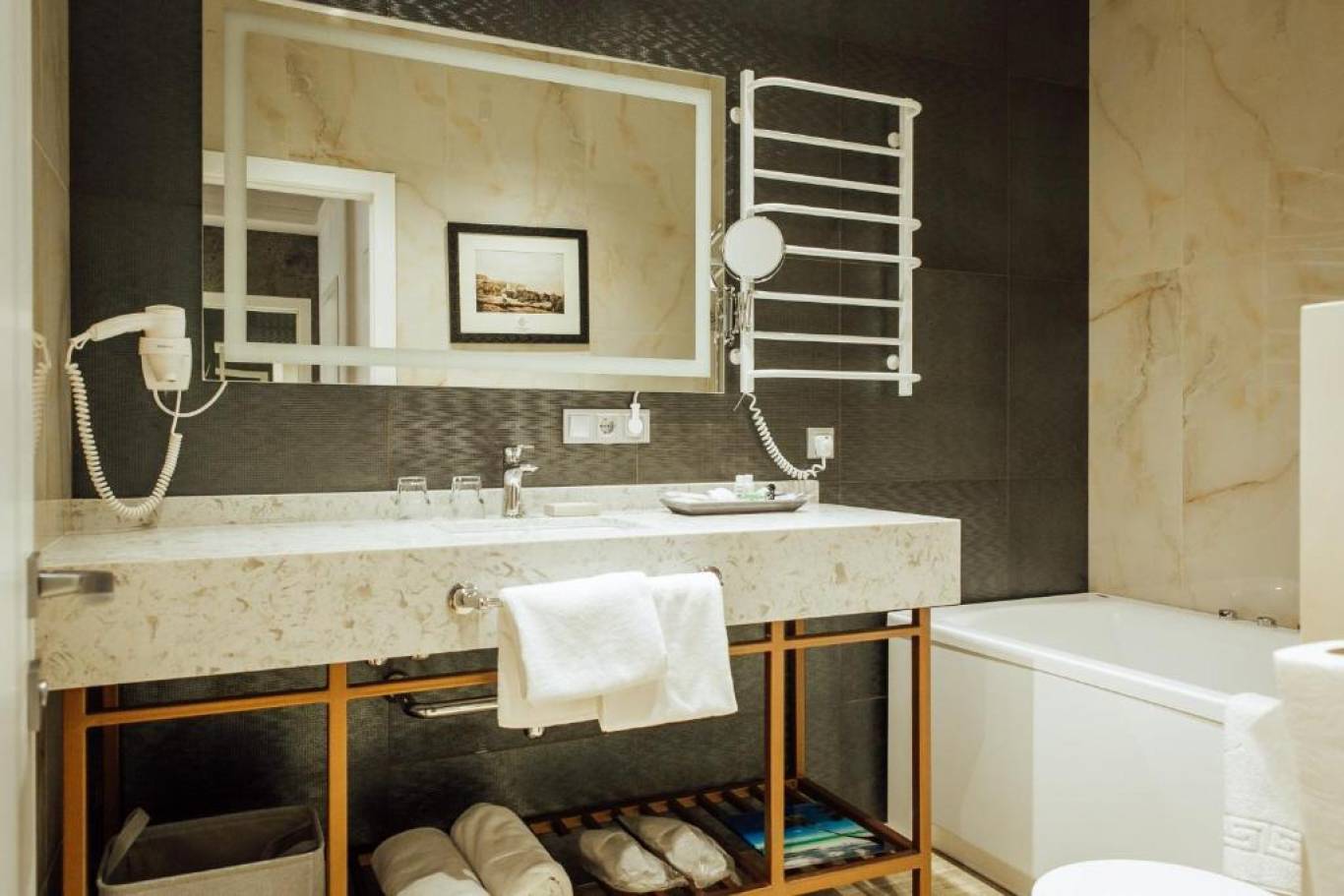 Резиденция «Alice Place» Новый комфортный отель в Одессе