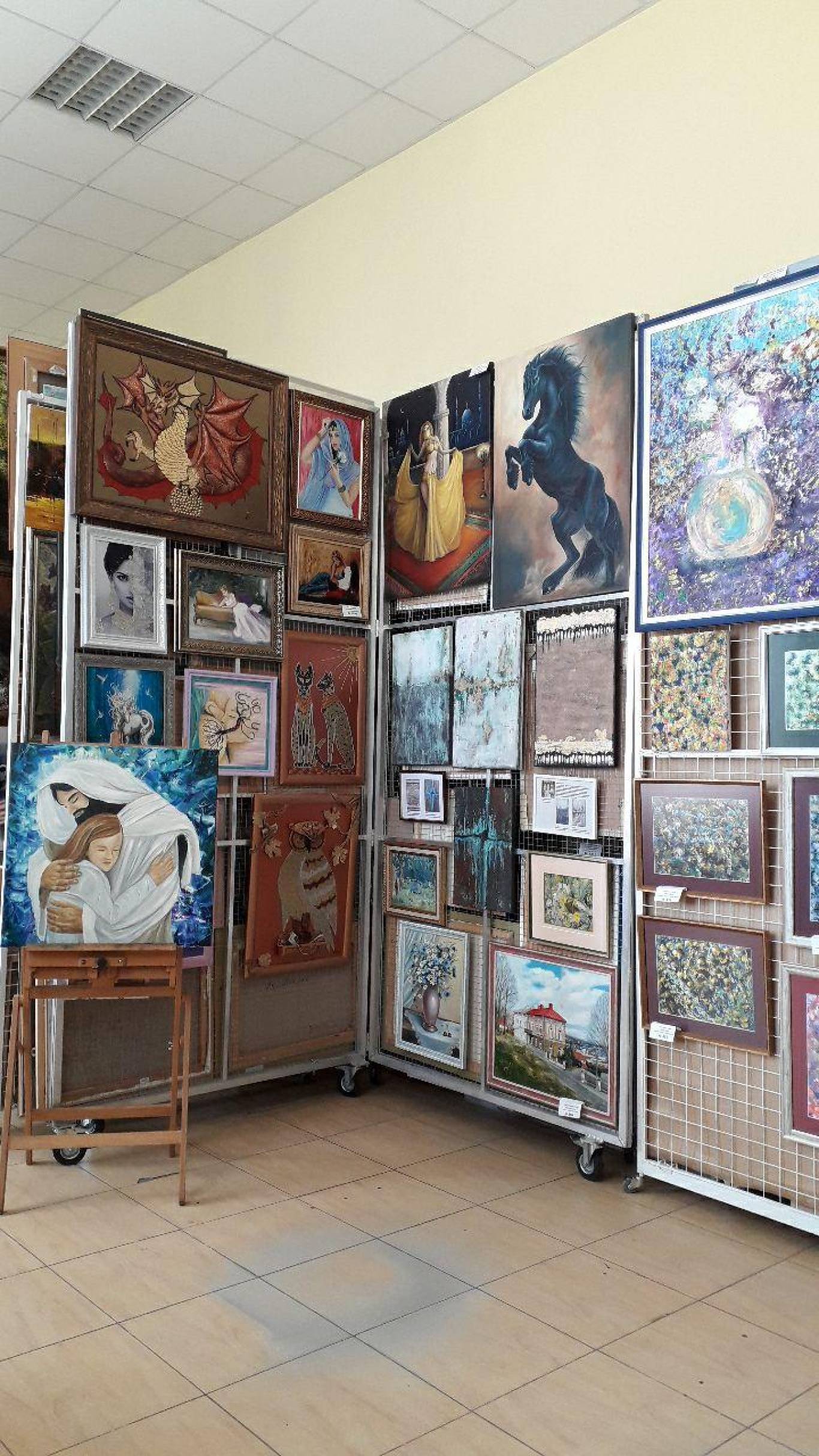 Коллективная выставка в галерее Глобус