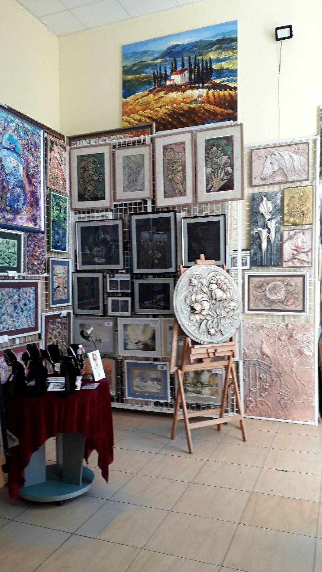 Коллективная выставка в галерее Глобус