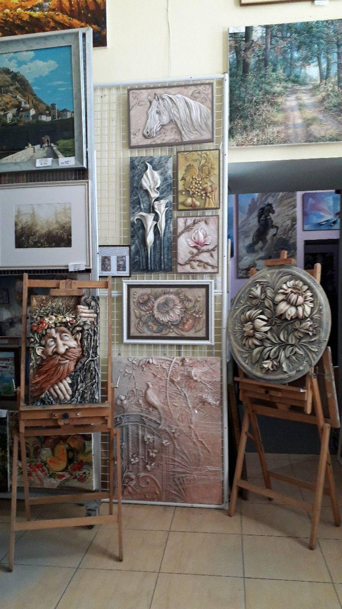 Коллективная выставка в галерее Глобус