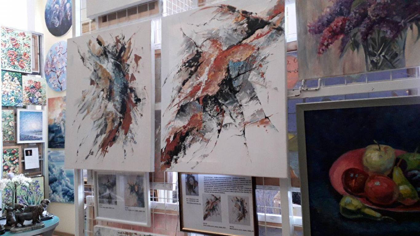 Коллективная выставка в галерее Глобус