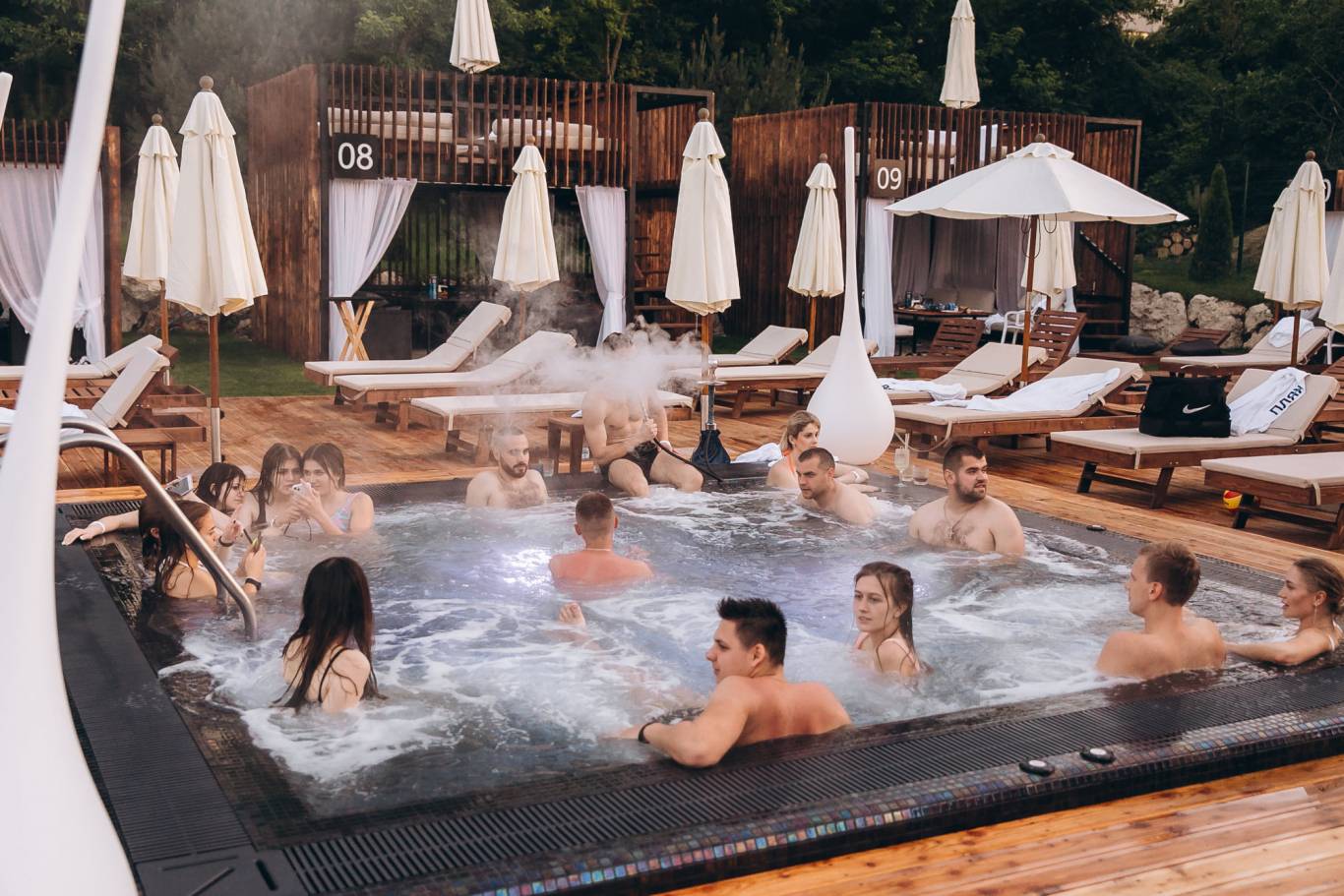 Відпочинок у новому закладі «Пляж»