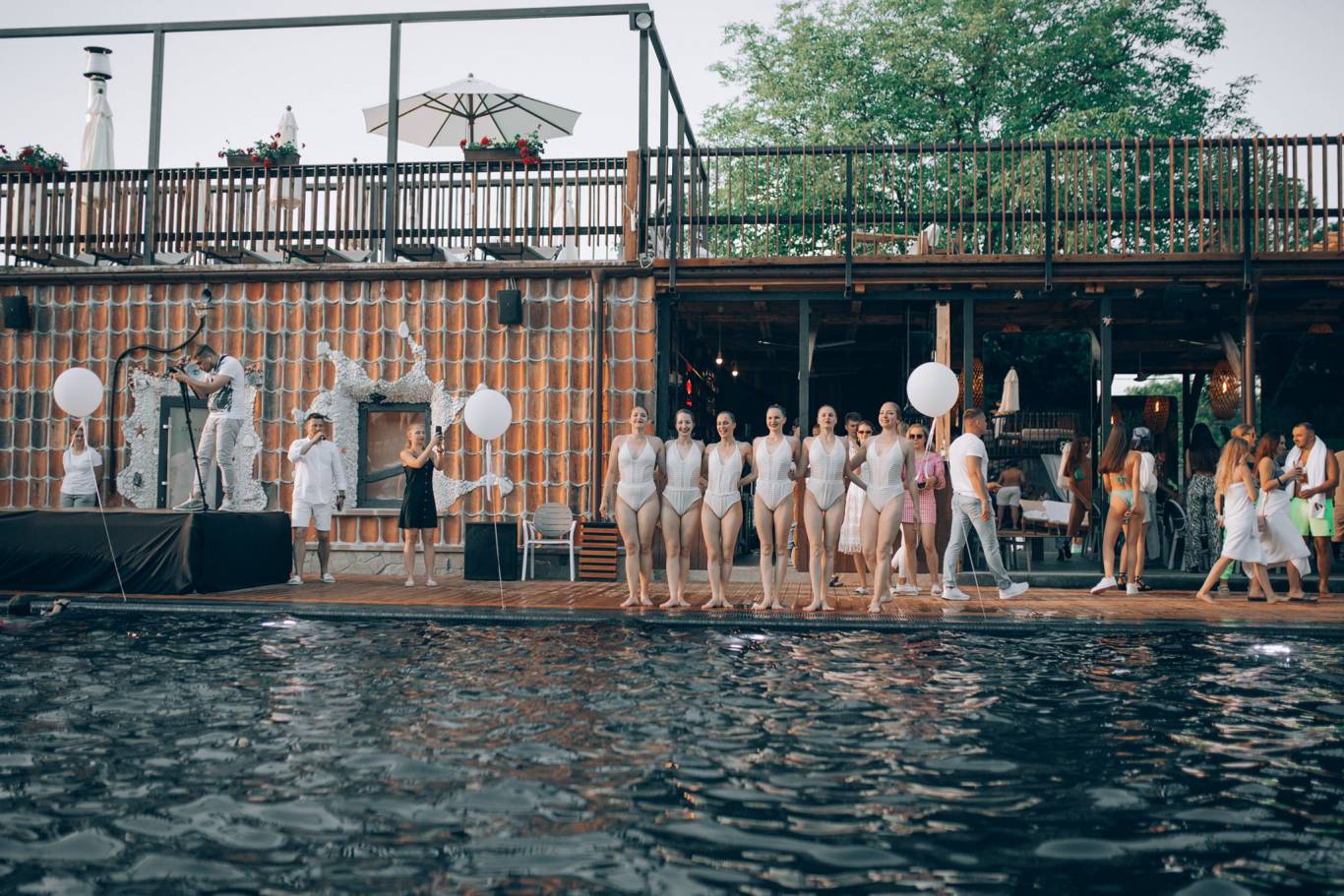 Відпочинок у новому закладі «Пляж»