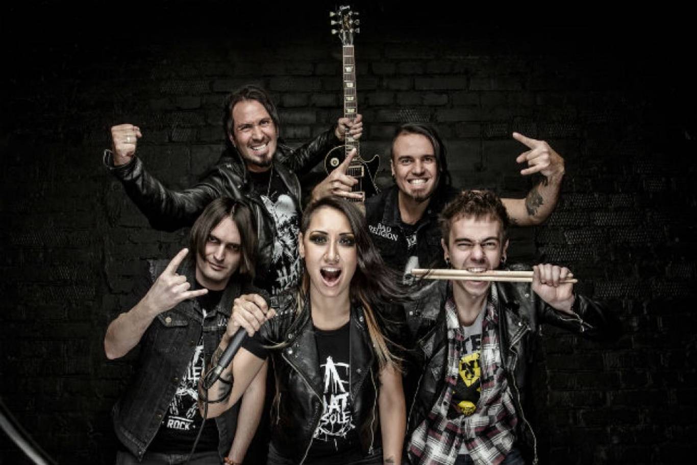 группа louna. группа луна обратная сторона. группа луна обратная сторона. группа louna. Louna постер.