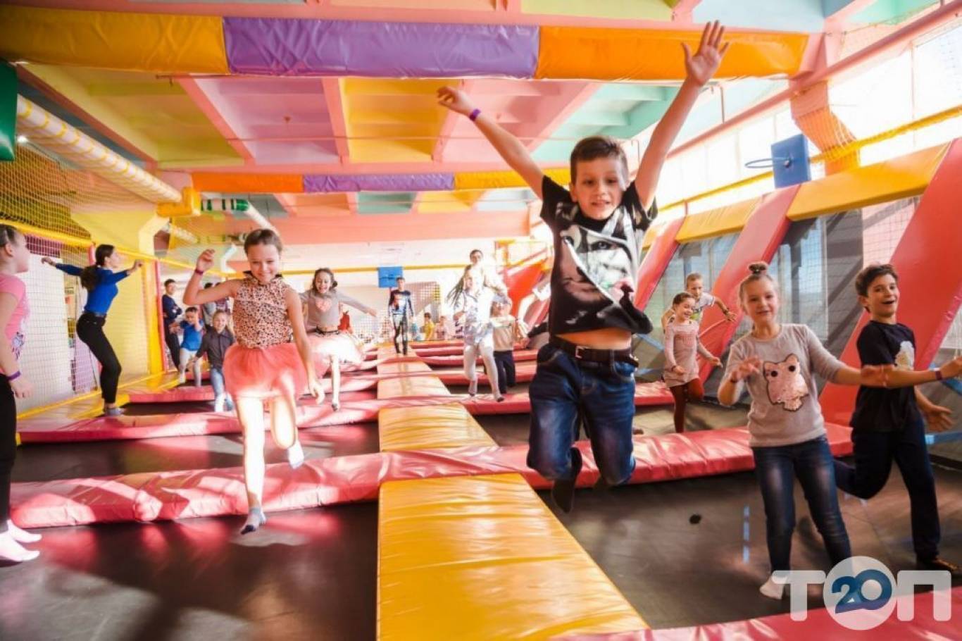 «День без батьків» в CRAZY LAND або з ким залишити дитину