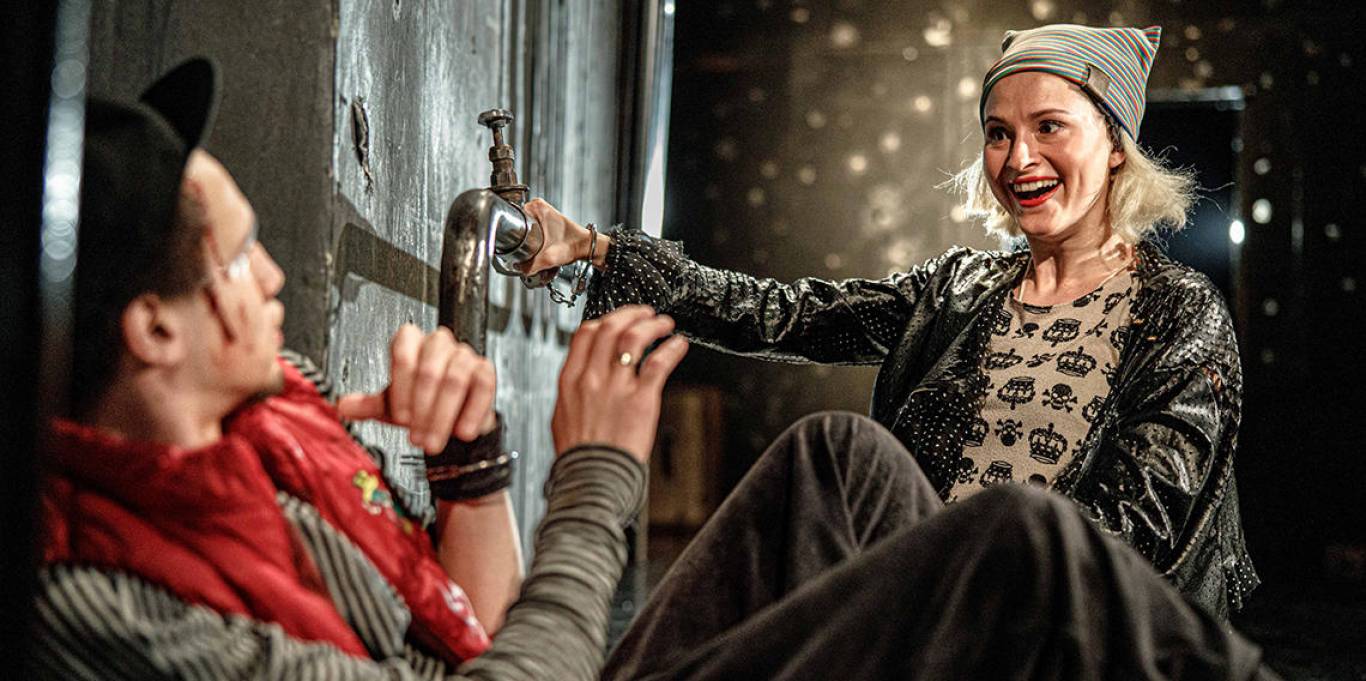 Однорукий - Вистава