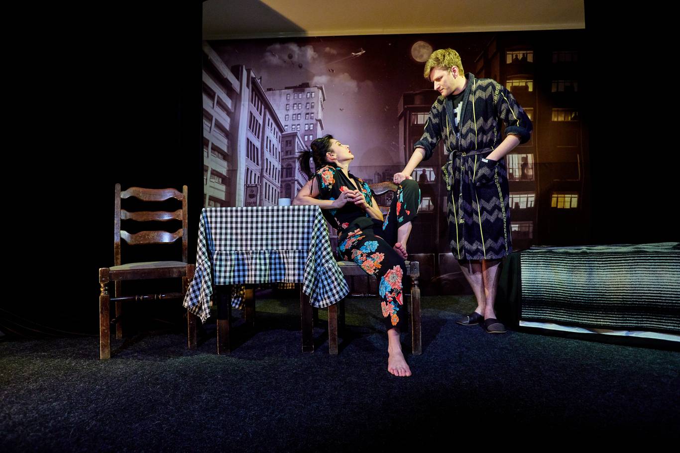 Чорний квадрат. Право на Ліво