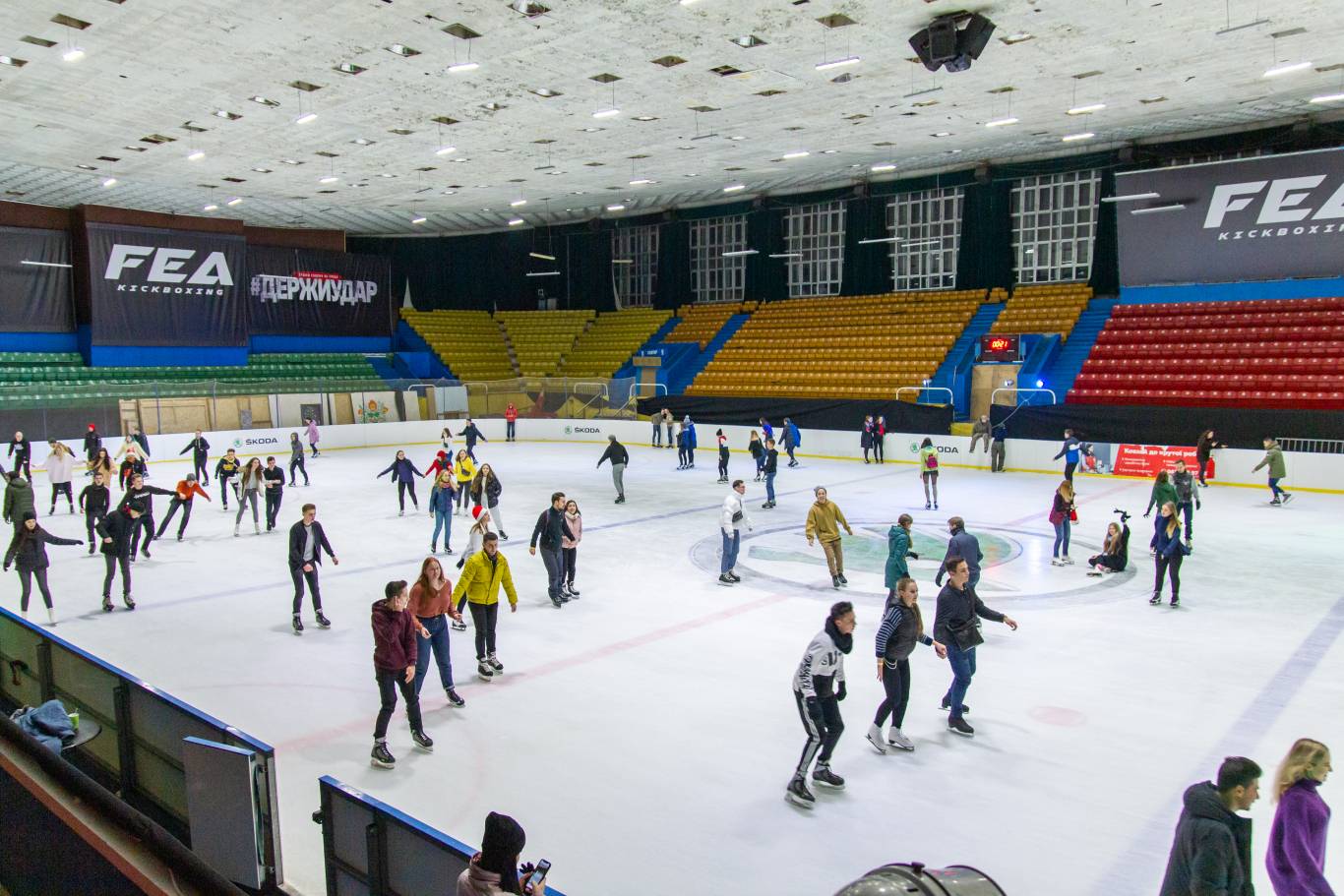 Пятничные катания во Дворце Спорта