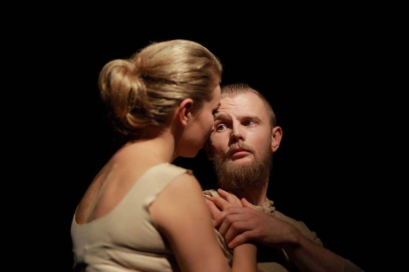 «Коханці». Вистава для дорослих до Дня закоханих