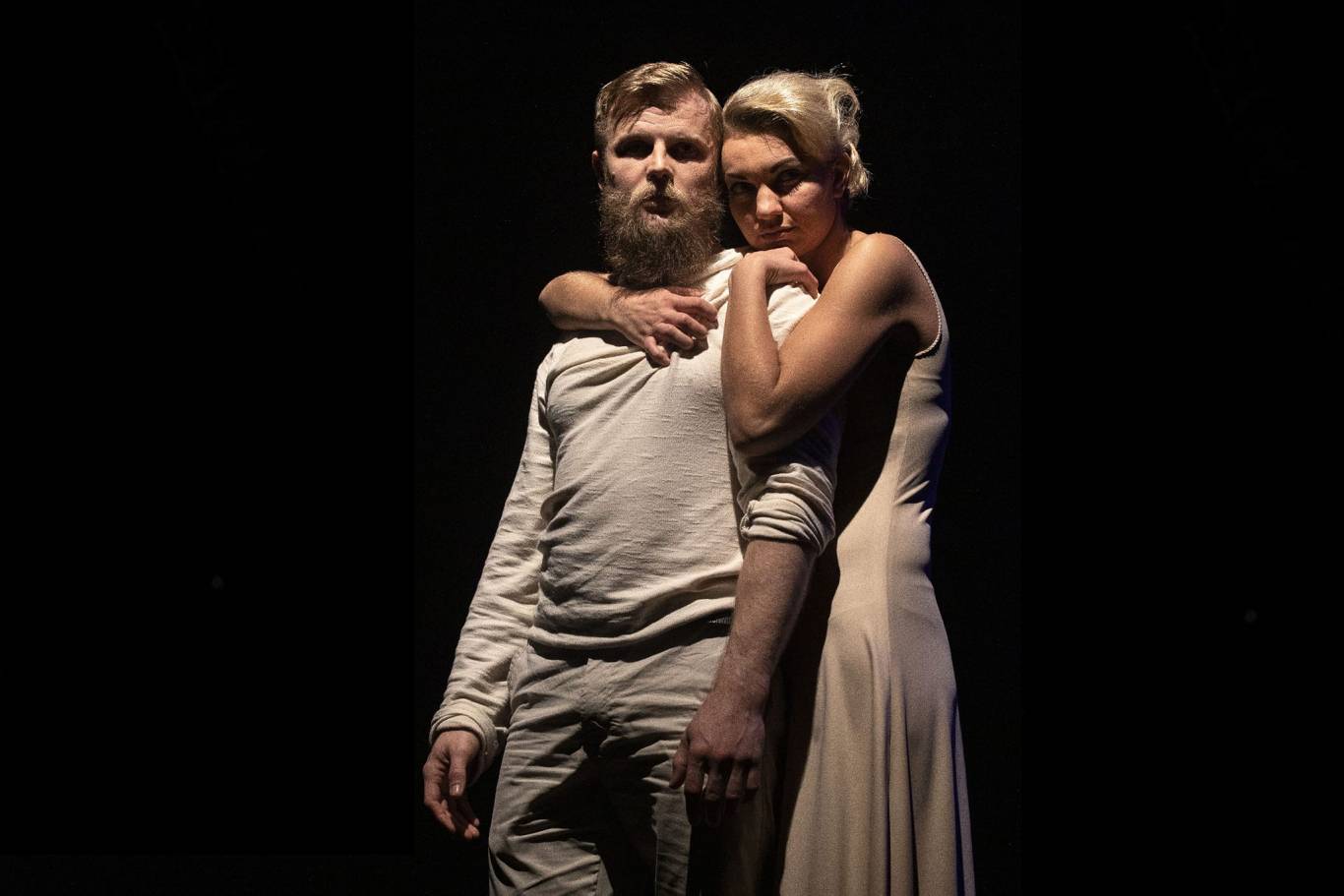 «Коханці». Вистава для дорослих до Дня закоханих