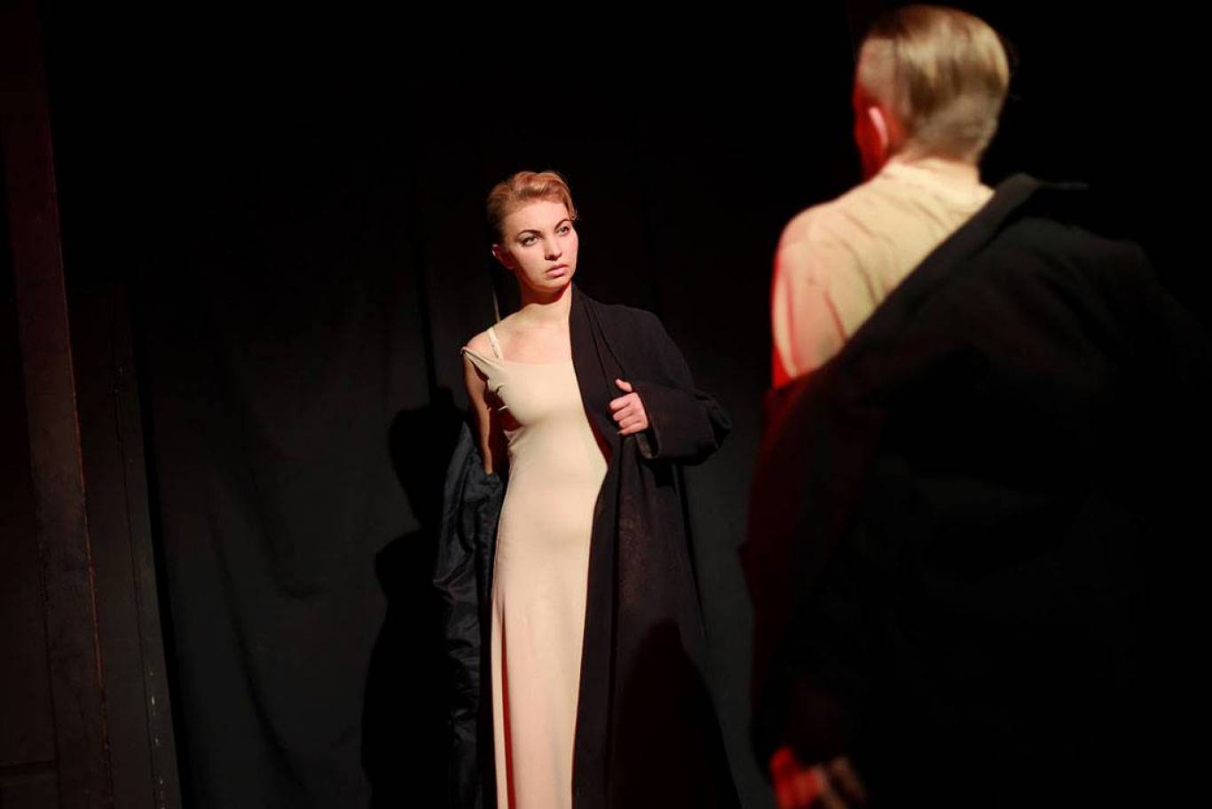 «Коханці». Вистава для дорослих до Дня закоханих